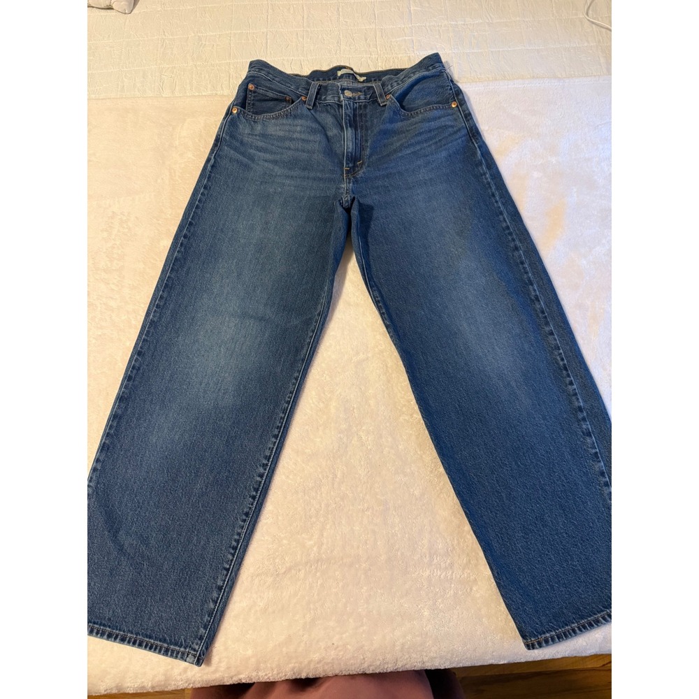 Levis Premium Baggy Dad Jeans Womens 28x30 Medium Wash Blue Wide Leg A3494-0037